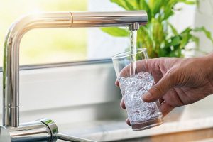 Nước từ máy lọc nước có bọt khí có hại cho người tiêu dùng không? 